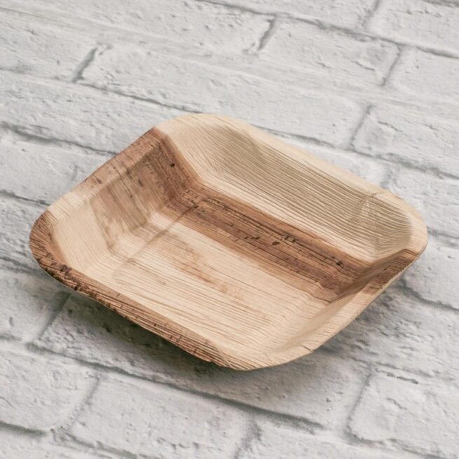 Assiette jetable carrée 17 × 17 cm en feuille de palmier, lot de 25 - Ecobioshopping