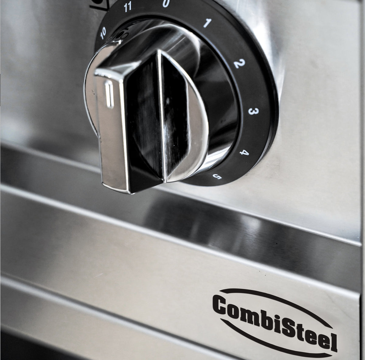 Cuisinière à induction 2 feux sur meuble inox 400x700 mm 7 kW Combisteel - vue 13 - Four mixte pro CHR - Cuistéo