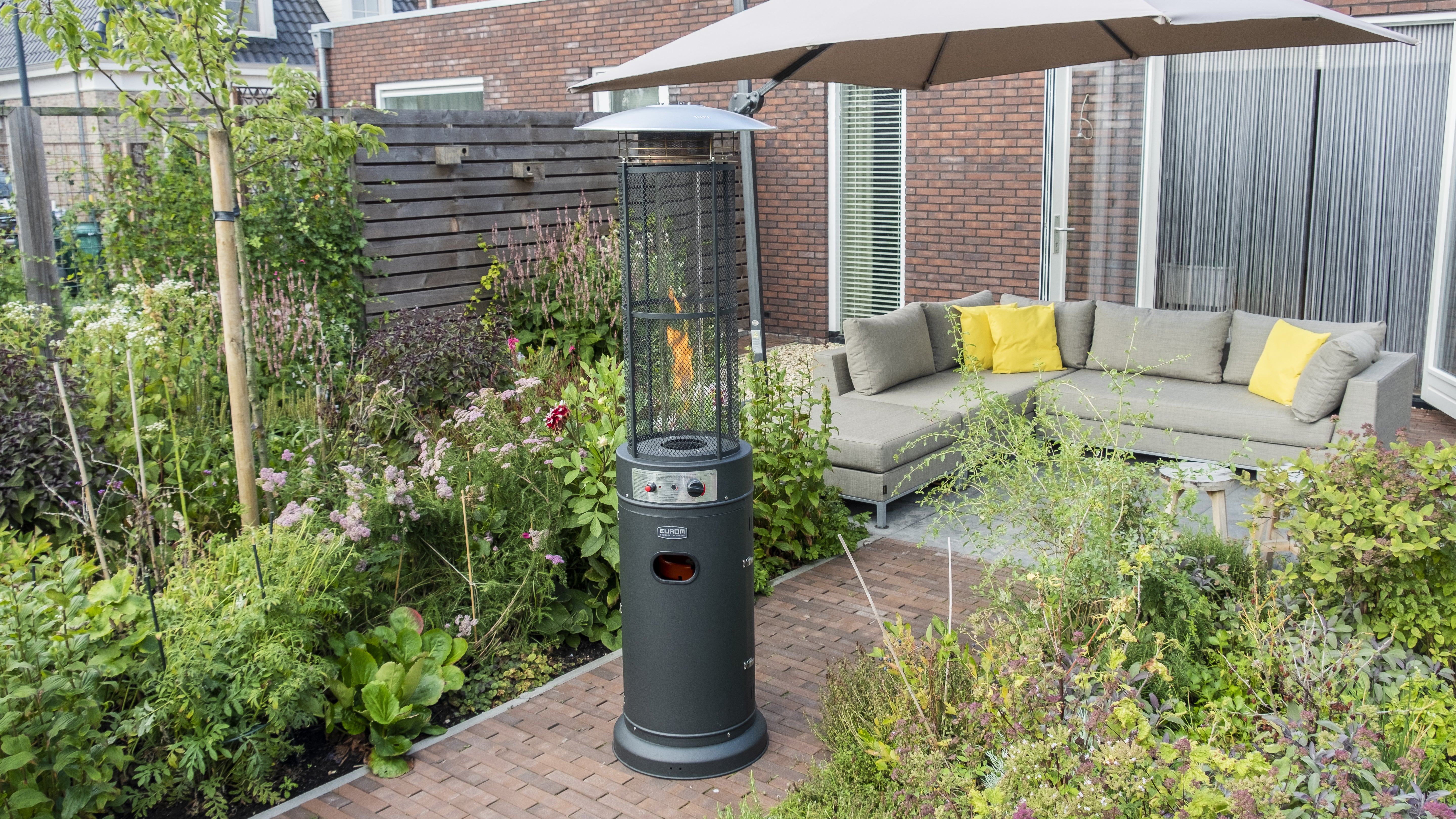 Chauffage Terrasse Gaz - 11kW - Ø565x1830mm - Noir - Roues Saro - Chauffage extérieur professionnel CHR - matériel cuisine pro - Cuistéo