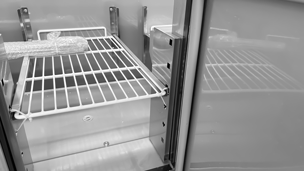 Saladette réfrigérée vitrée - 2 portes - 240 L - froid statique - L 900 x P 700 x H 850 mm - Unninox