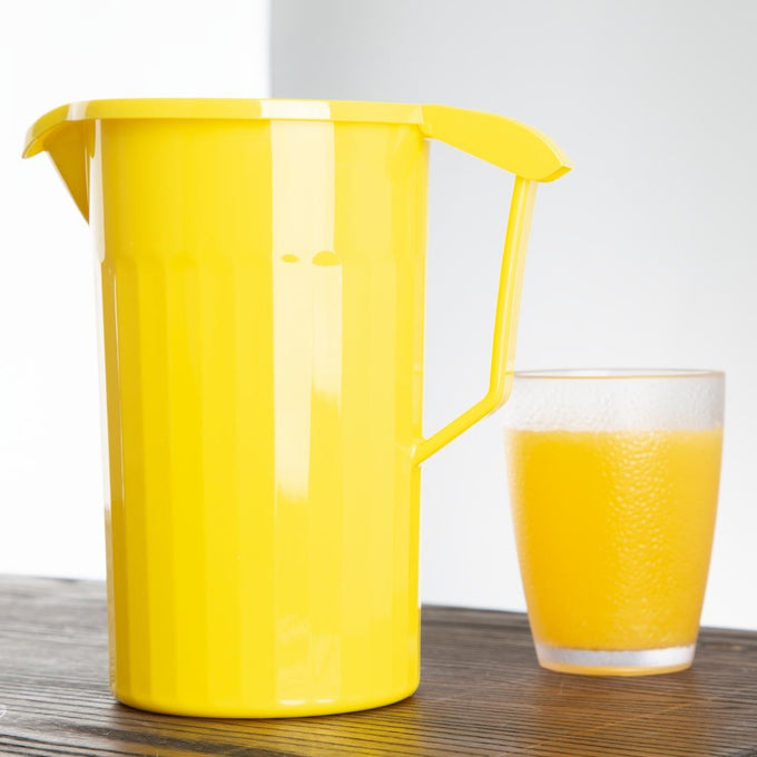Pichet en polypropylène Kristallon jaune 1,4 L - Olympia