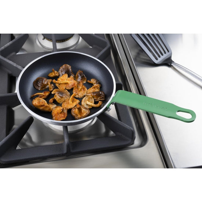 Poêle aluminium antiadhésive Teflon Platinum Plus avec manche vert 200 mm - Hygiplas