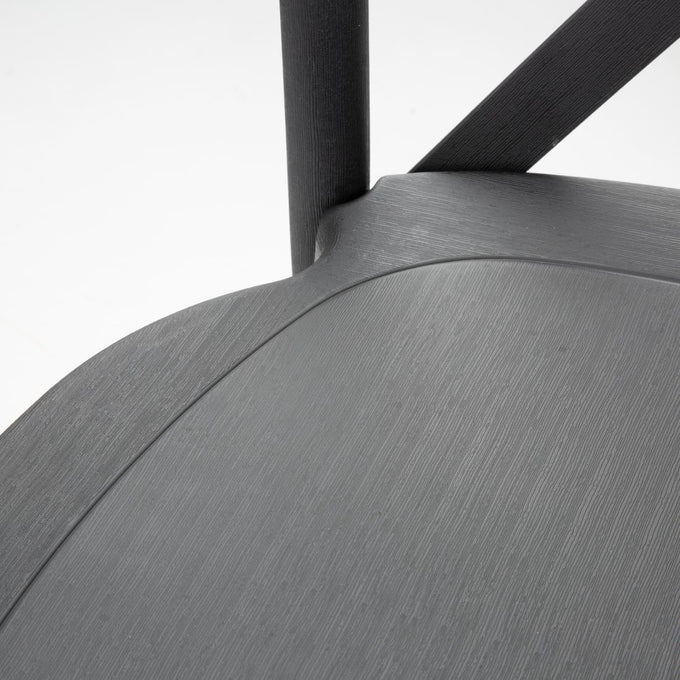 Chaises en résine à dossier croisé Manhattan noires (lot de 4) - Bolero