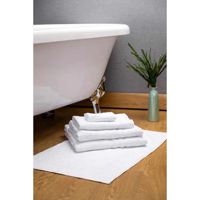 Serviette de douche Nova blanche - 1370 x 700 mm - Mitre Comfort