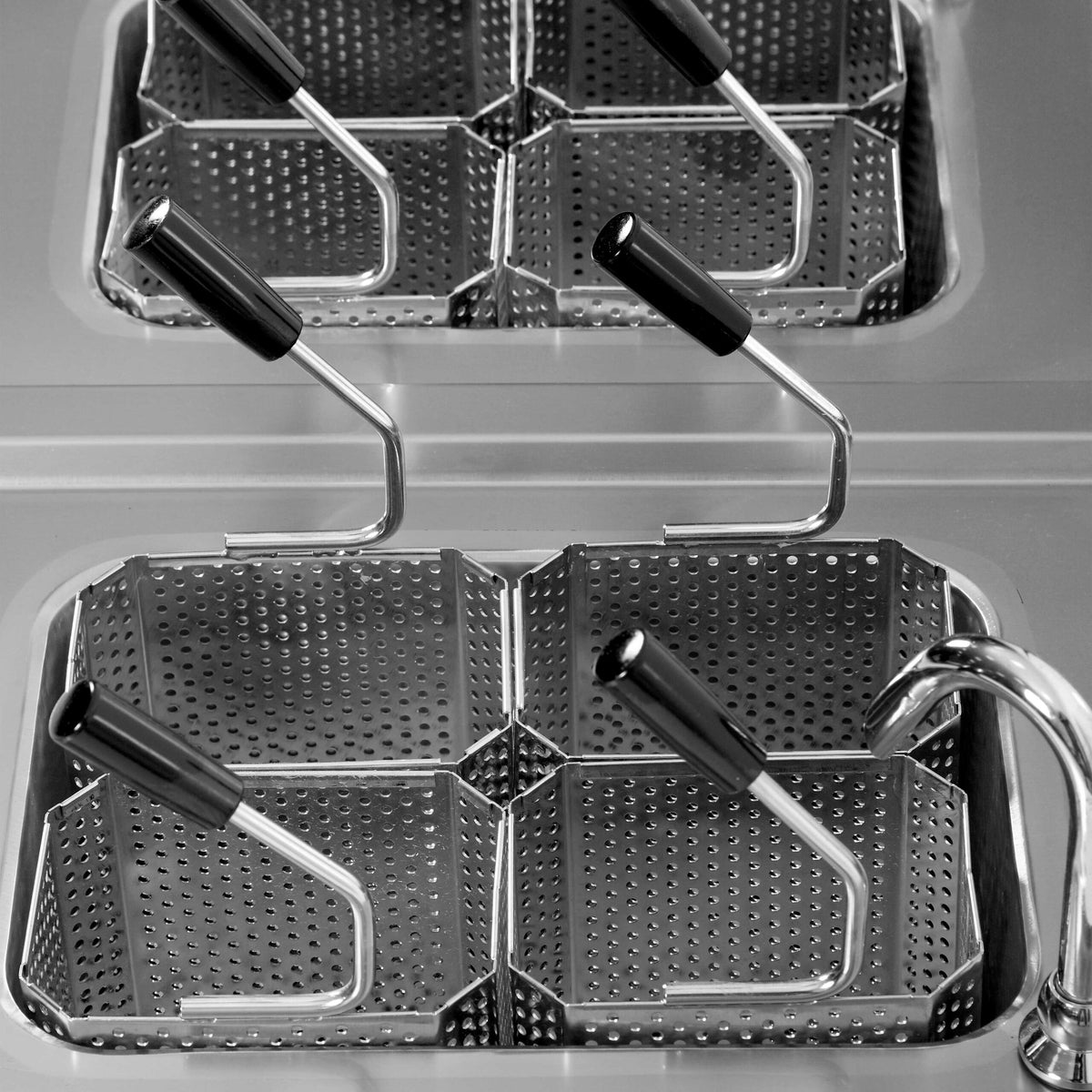 Cuiseur à pâtes électrique à poser 2 cuves 12 L - 18 kW - 400 V - L 800 x P 700 x H 300 mm - Unninox